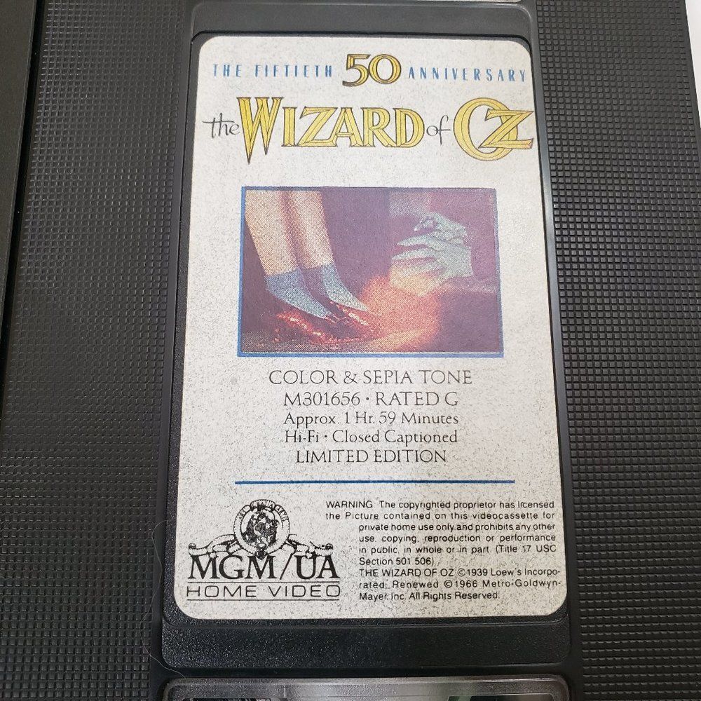 Vintage 1989 Wizard of Oz 50th Ann. VHS & Book - Picture 14 of 14